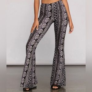 BOHO VINTAGE STYLE FUNKY WOMANS BELL BOTTOMS SIZE MED NWOT